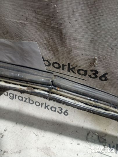 Уплотнитель двери задний правый VW Passat B4