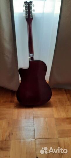 Акустическая гитара