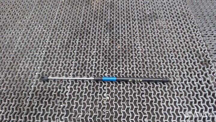 Амортизатор капота Lincoln Navigator, 2005