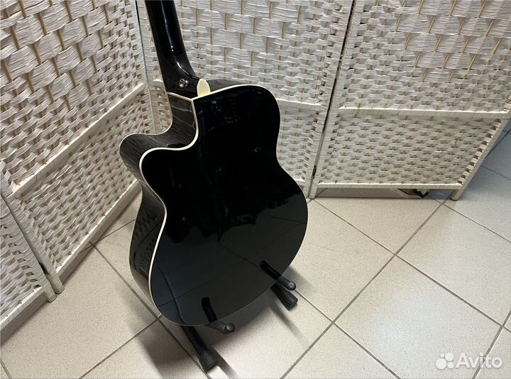 Гитара для обучения с комплектом