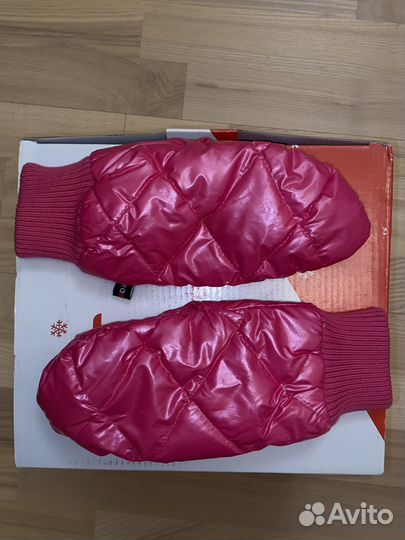 Горнолыжные очки и перчатки