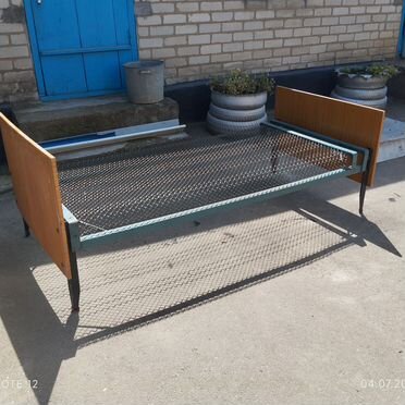 Кровать полутораспальная 90×190 Сетка и матрас