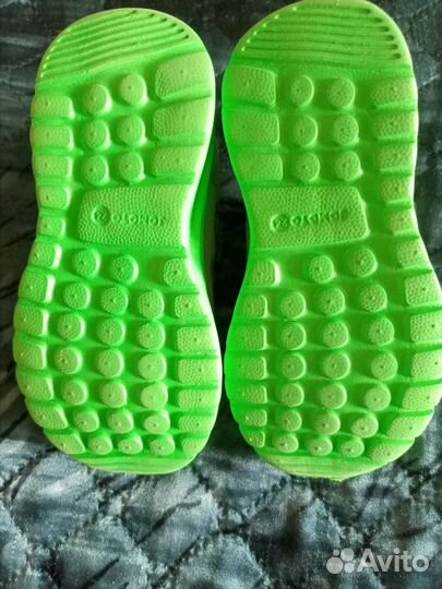 Кроссовки детские новые