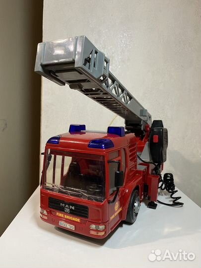 Пожарная машина с водой и Эвакуатор