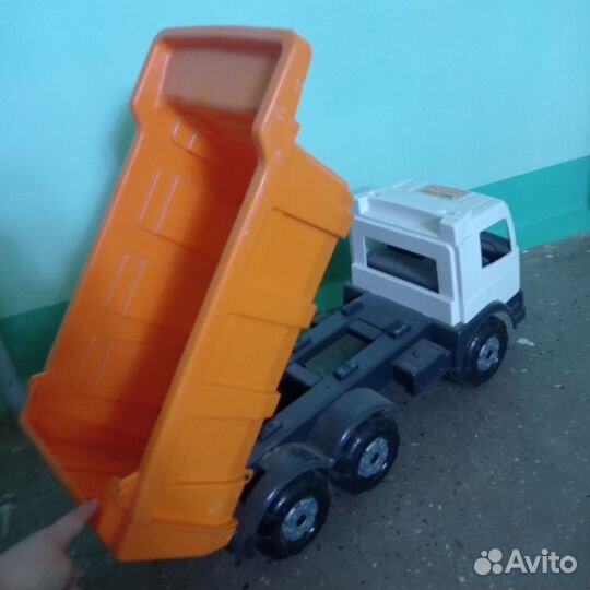 Большой самосвал 