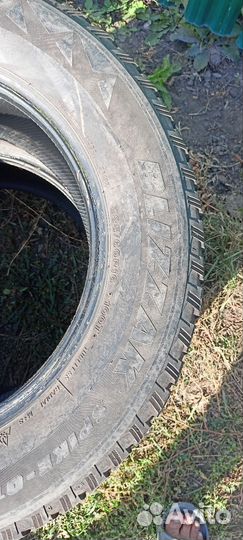 Bridgestone Blizzak Spike-02 SUV 235/60 R16