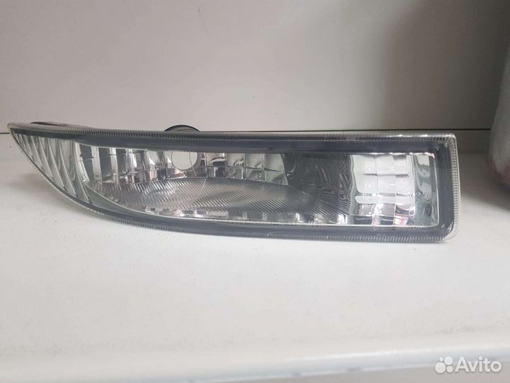 Фара противотуманная правая toyota corolla