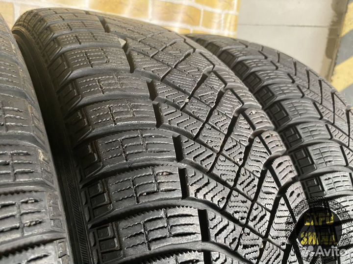 Pirelli Ice Zero FR 235/65 R17 108H