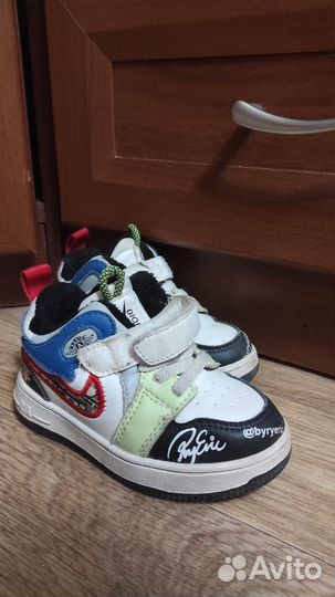 Кроссовки детские