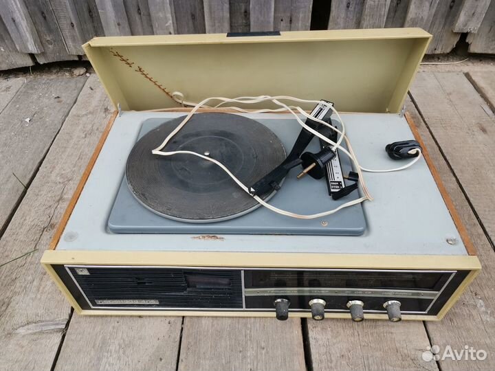 Проигрыватель для виниловых пластинок Серенада 405