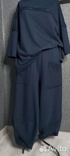 Трикотажный костюм женский брючный