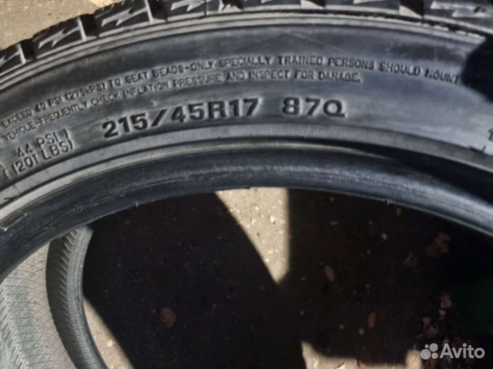 Dunlop Graspic DS2 215/45 R17 87Q