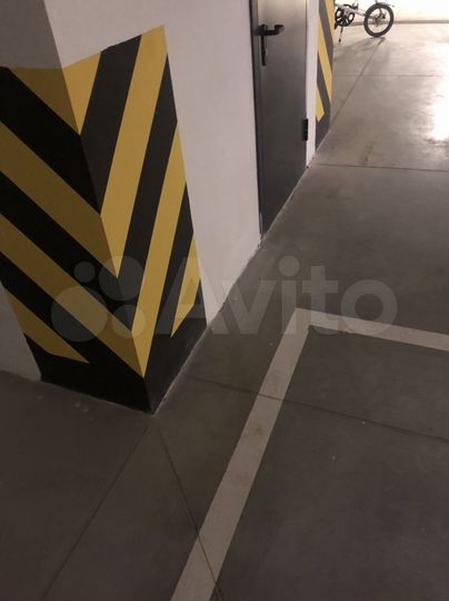 Машиноместо, 13 м²