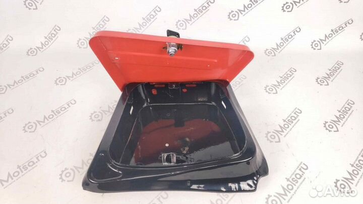 Бардачок Иж левый с крышкой, замком в сборе