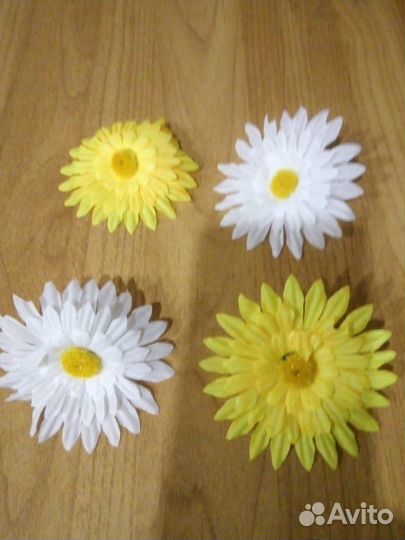 Головки ромашек из шелка