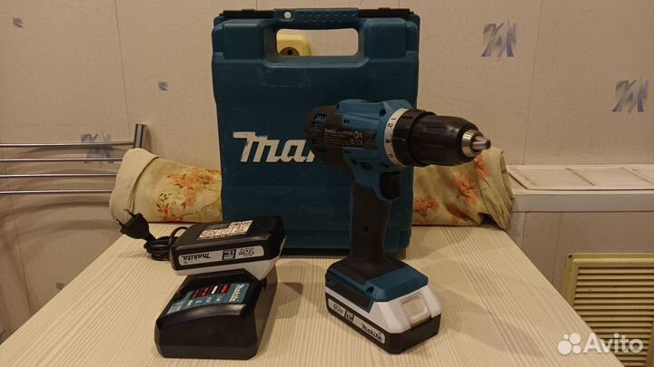 Шуруповерт makita DF488dwae