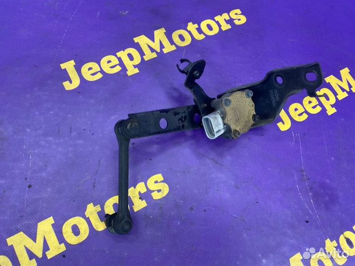 Датчик высоты дорожного просвета задний Toyota