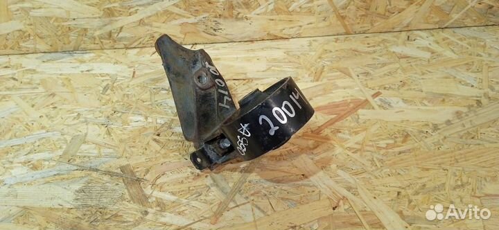 Подушка крепления двигателя передняя Toyota Yaris