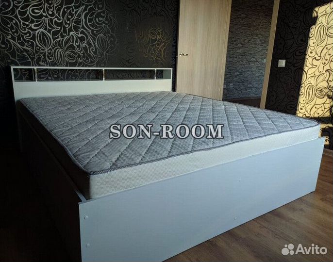 Кровать двуспальная с матрасом и ящиками
