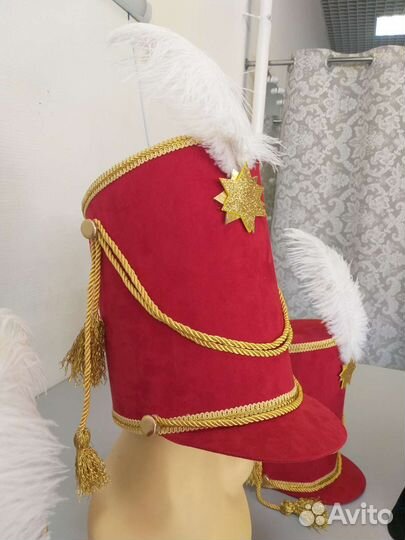 Гусарские киверы