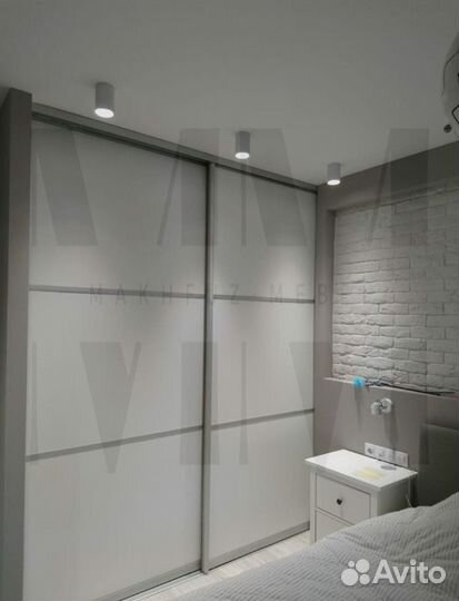 Шкаф купе с зеркалом