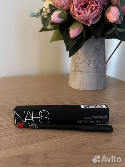 Карандаш Nars Jungle Red