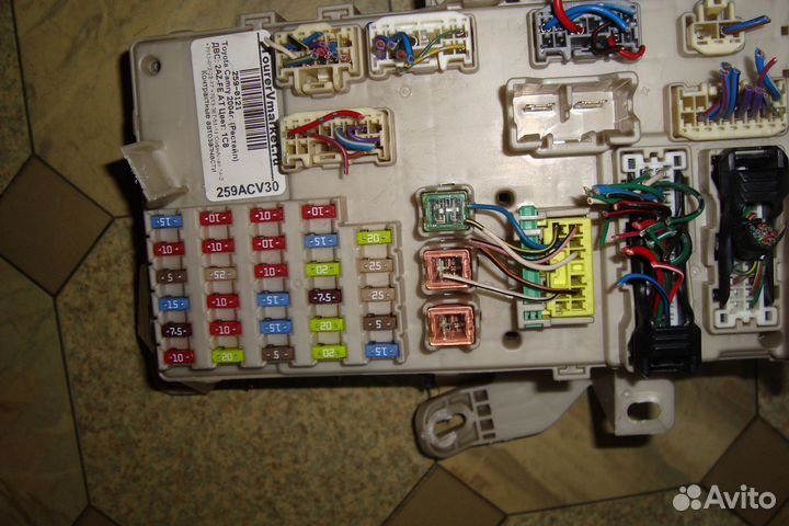 Блок предохранителей на Тайоту Камри V30 -2004г