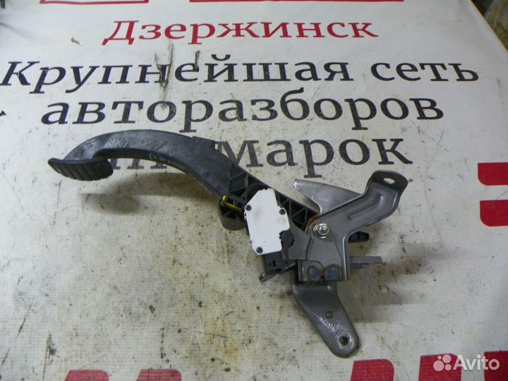 Педаль сцепления Renault Scenic