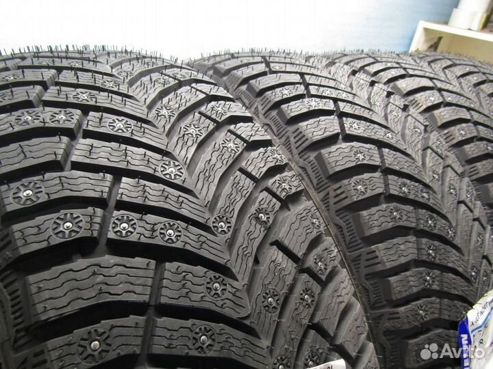 Michelin X-Ice North 4 215/65 R17 103T