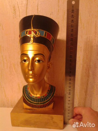 Бюст Нефертити из Египта