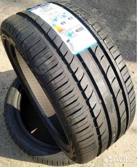 Westlake SA37 215/45 R17