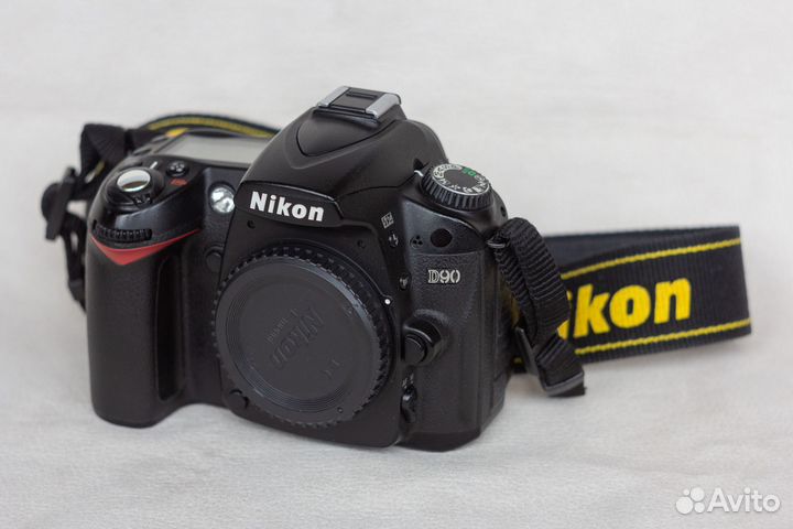 Фотоаппарат Nikon D90 body