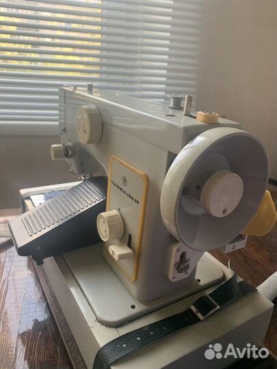 Швейная машина Чайка 132м