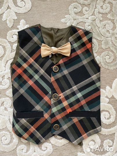 Жилетка с бабочкой