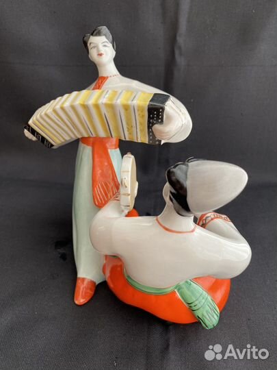 Фарфоровая статуэтка, СССР плясуны Полонне