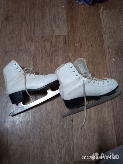 Коньки детские 34 Размер