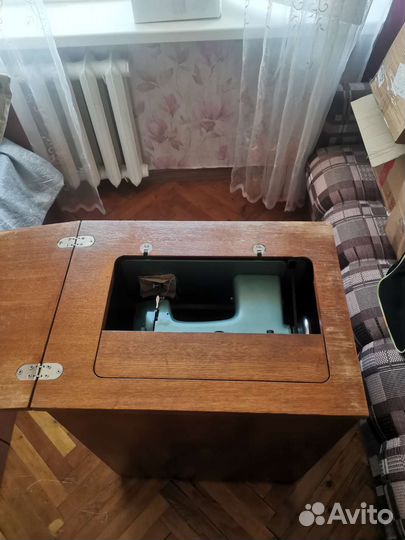 Швейная машина Чайка 2