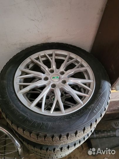 Продам колеса на KIA