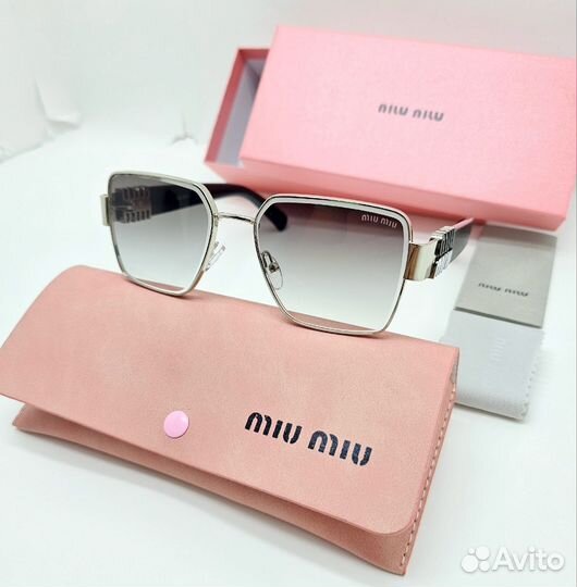 Солнцезащитные очки Miu Miu