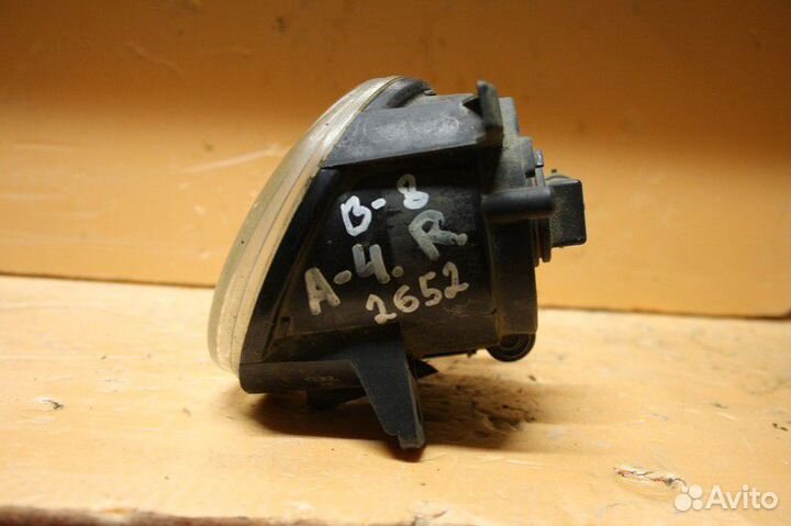 Фара противотуманная правая audi A4 B8 2007