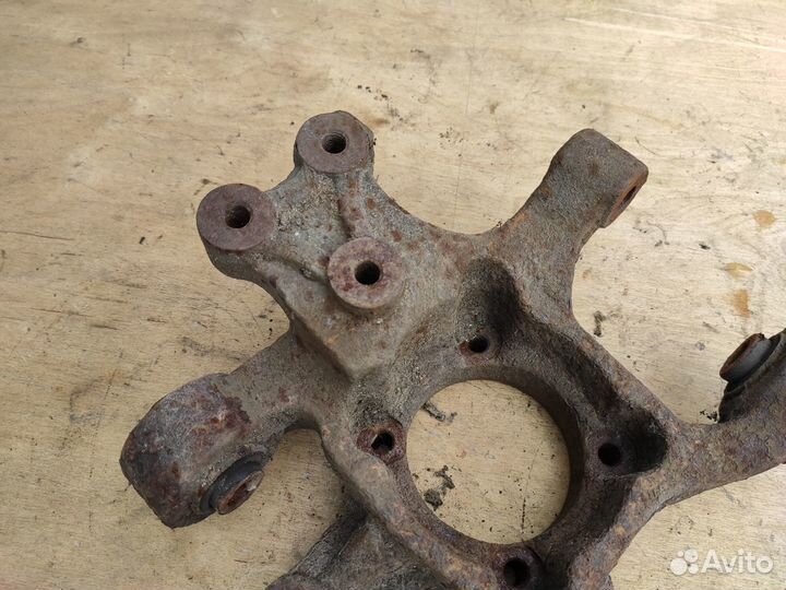 Кулак задний левый на Opel Antara Captiva