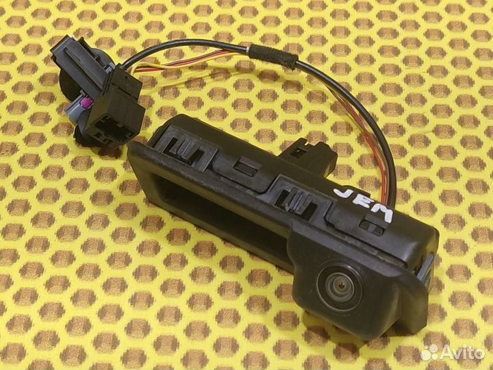 Кнопка открывания багажника Volkswagen Jetta JEM