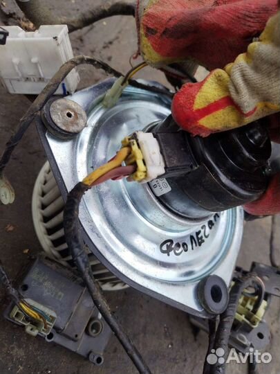 Моторчик печки део леганза 99г