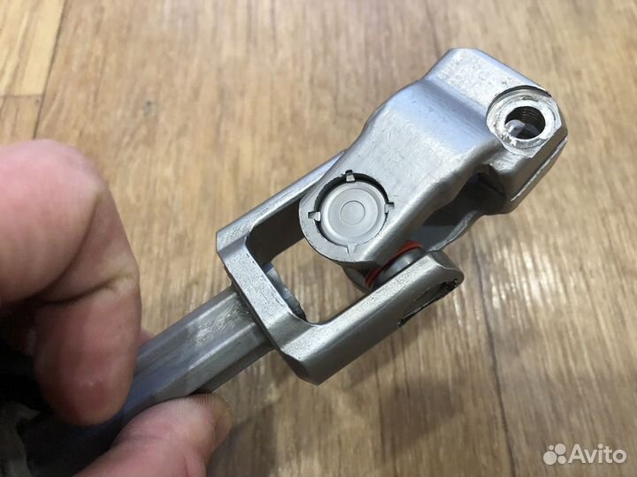 Вал рулевой колонки audi Q5,A4,A5,A6