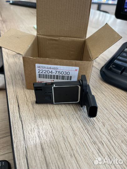 Расходомер Тоёта Ленд Крузер 200