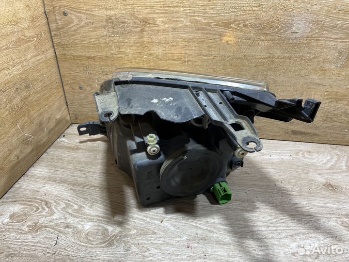 Фара передняя правая Ford Fusion рест 142482