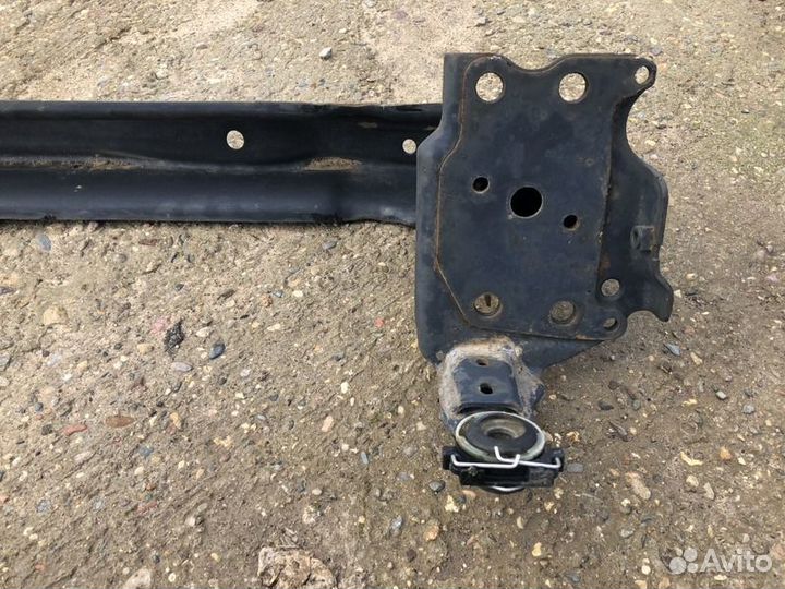 Усилитель бампера переднего Porsche Cayenne