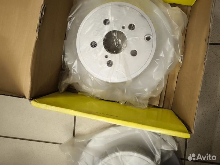 Диски тормозные задние textar 92135703