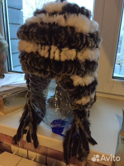 Женские меховые шапки