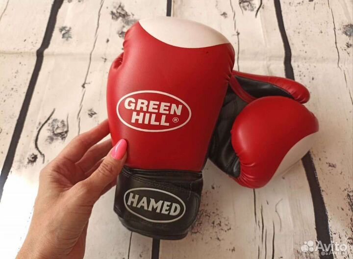 Боксерские перчатки